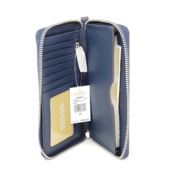 💕LAST 1💕Michael Kors Blue Heart Studded Wristlet - Picture 3 of 3